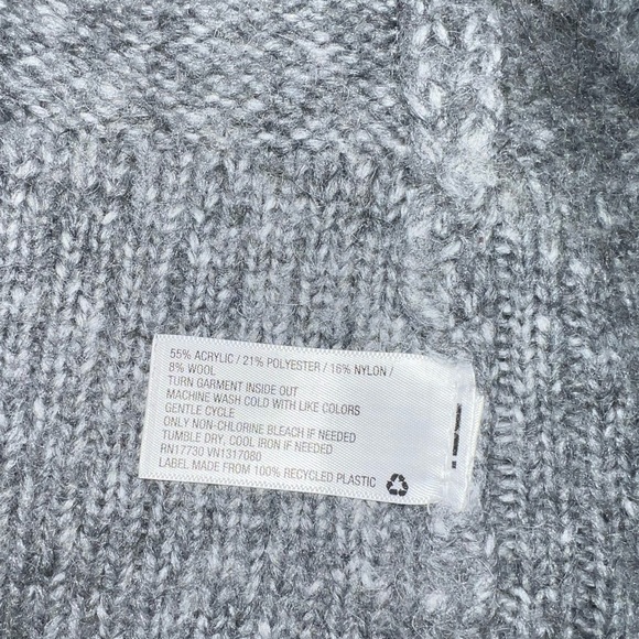 Grey cardigan knit and has ties - Picture 7 of 7